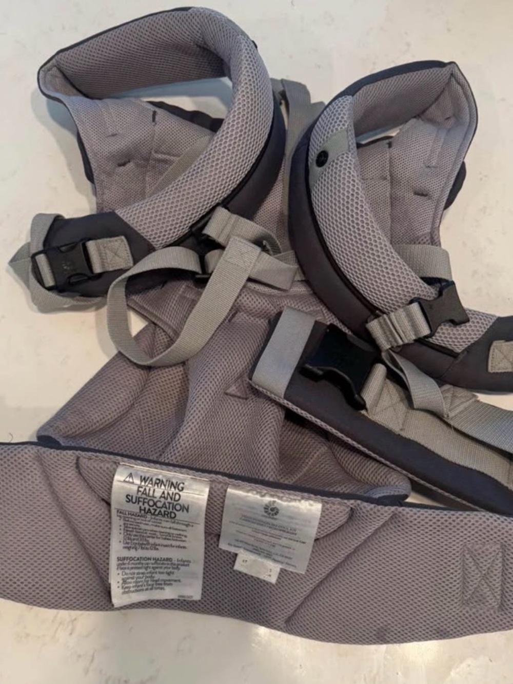 Ergobaby 360 Charcoal Gray Mesh Carrier - Picture 2 of 2
